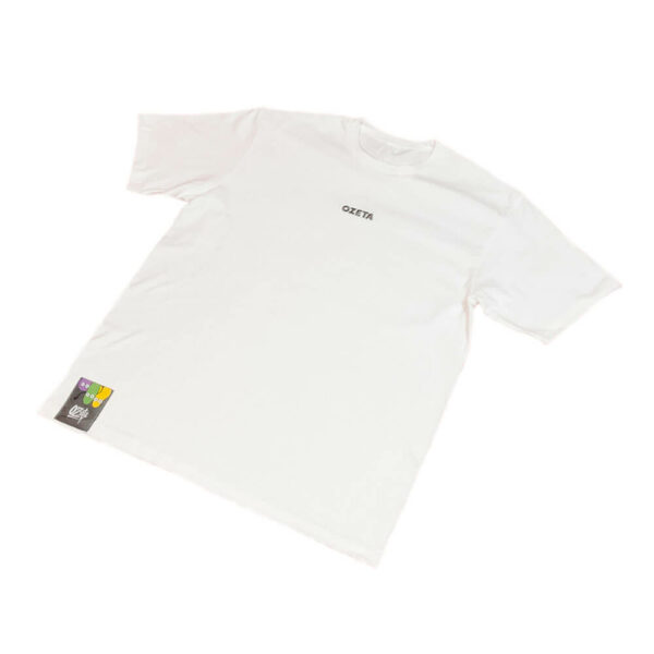 Polera blanca logo central